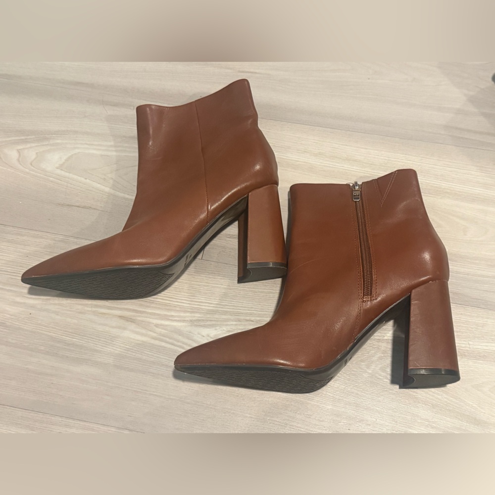 Size 10M Manmade Women's Brown Leather Block Heel Ankle Boots Marc Fisher